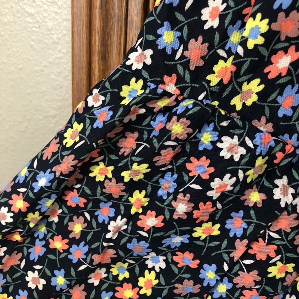 GAP Floral Smocked Maternity Dress - Picture 6 of 7